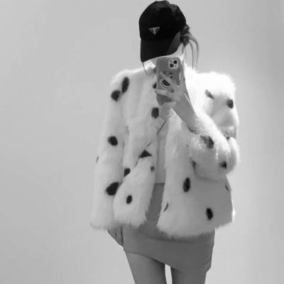 2023最火爆的黑白头像(24张)