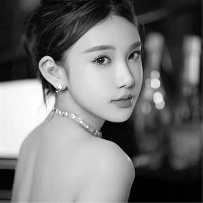 2023最火爆的黑白头像(24张)