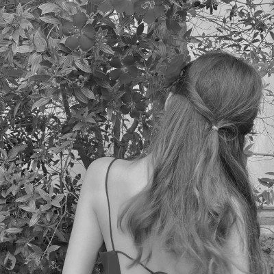 2023最火爆的黑白头像(24张)