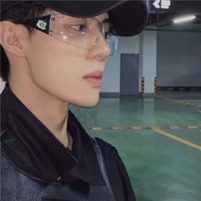 2023最流行洋气男生头像(22张)