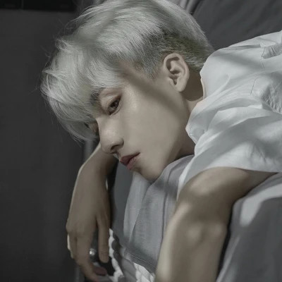 2023最火的男人头像(24张)