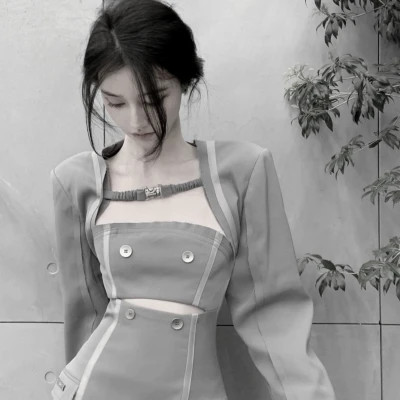 2023最火女生侧头像(精选24张)