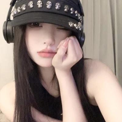 2023最火女生侧头像(精选24张)