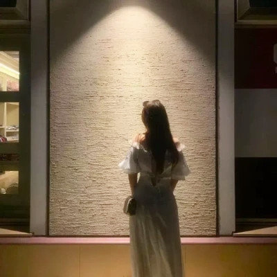 2023年最火的背影情侣头像(24张)