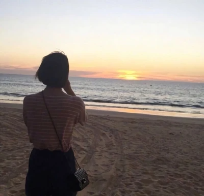 2023年最火的背影情侣头像(24张)