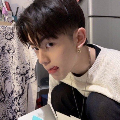 2023最火好看男人头像(精选32张)