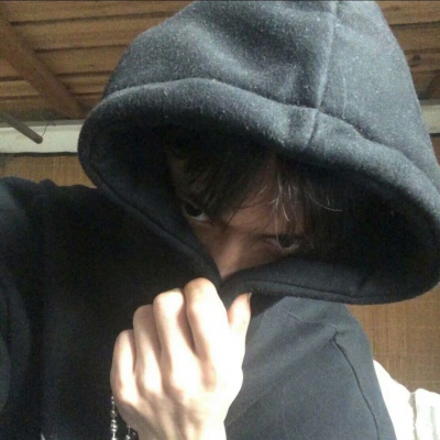 2023年最伤感的头像(精选24张)