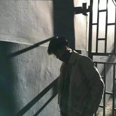 2023年最伤感的头像(精选24张)