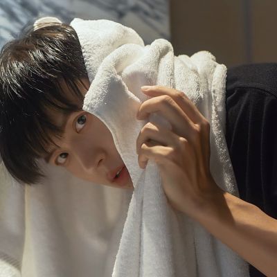 头像干净简约治愈系男生(24张)