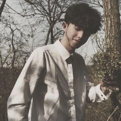 头像干净简约治愈系男生(24张)