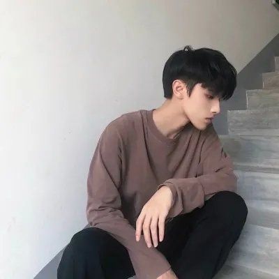 头像干净简约治愈系男生(24张)