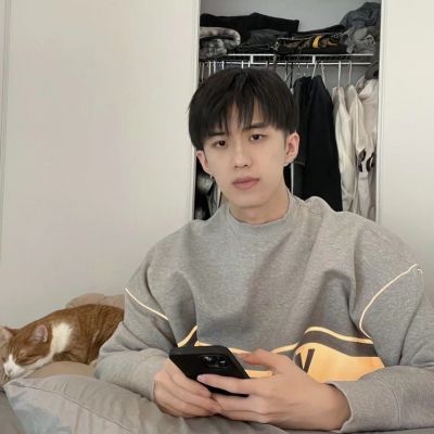 头像干净简约治愈系男生(24张)