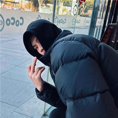 2023最火男生头像成熟(24张)