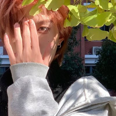 一眼就惊艳的男生头像(24张)