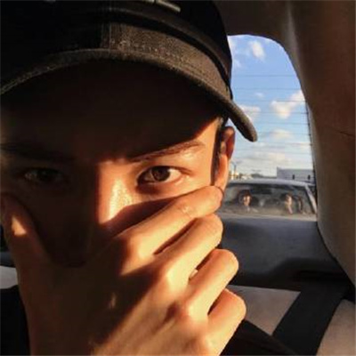 很罕见又很好看头像男生真人(26张)