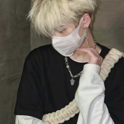 很罕见又很好看头像男生真人(26张)