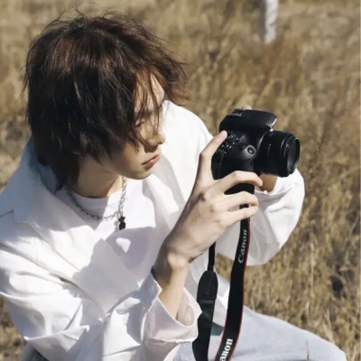 很罕见又很好看头像男生真人(26张)