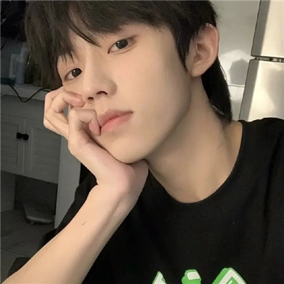 很罕见又很好看头像男生真人(26张)