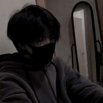 很罕见又很好看头像男生真人(26张)