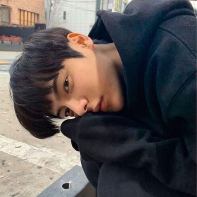 很罕见又很好看头像男生真人(26张)