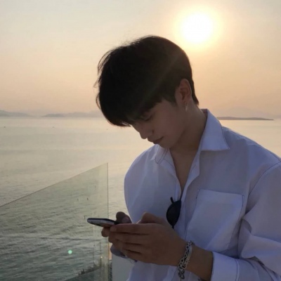 独一无二与众不同头像男伤感(24张)