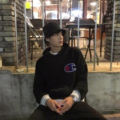 独一无二与众不同头像男阳光(精选24张)