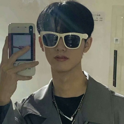 2023最好看的头像新款男生(28张)