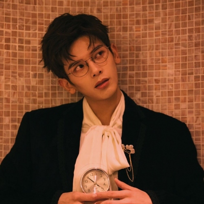 高清男生气质干净的头像(精选28张)