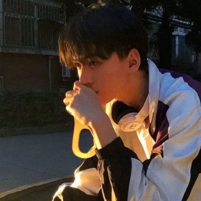 高清男生气质干净的头像(精选28张)