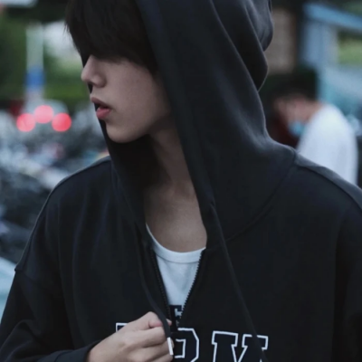 高清男生气质干净的头像(精选28张)