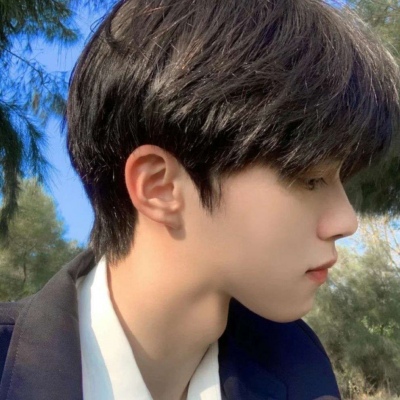 高清男生气质干净的头像(精选28张)