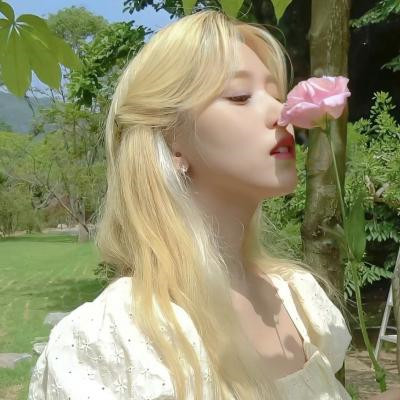 辣妈头像ins高级质感(精选24张)