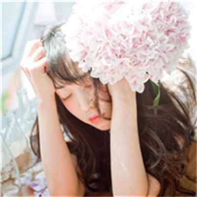 2023最火女性微信头像(24张)