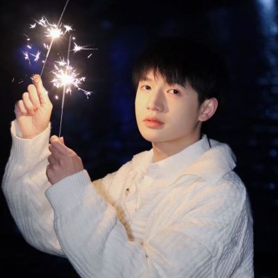 2023最火帅气真人版头像(精选30张)