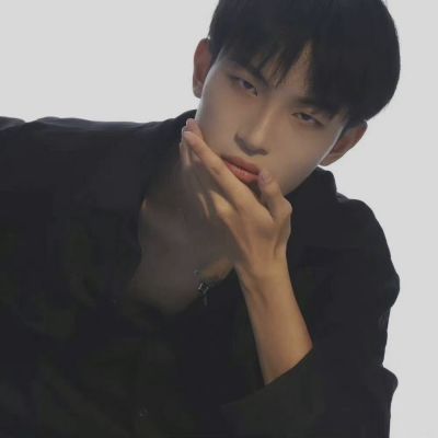 2023最火帅气真人版头像(精选30张)