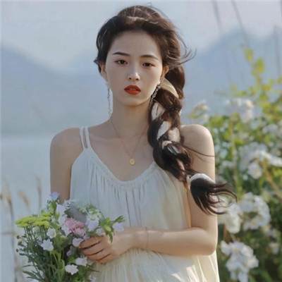 2023最火女学生头像(26张)