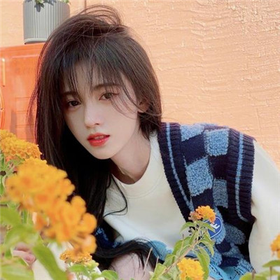 2023最火女学生头像(26张)