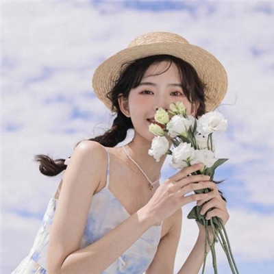 2023最火女学生头像(26张)