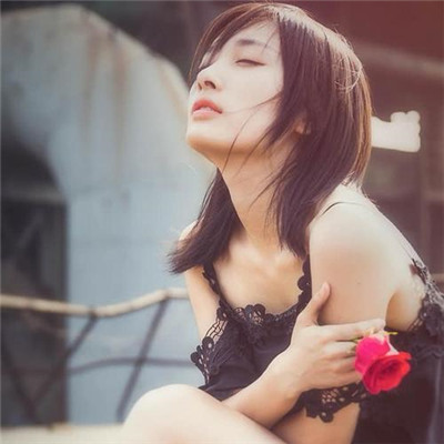 2023最火女学生头像(26张)