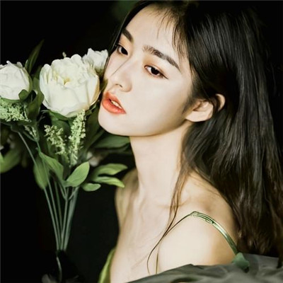 2023最火女学生头像(26张)