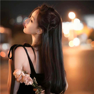 2023最火女学生头像(26张)