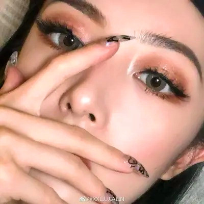 2023最火的拽头像(24张)