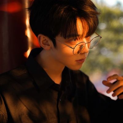 2023最帅的男人头像(24张)