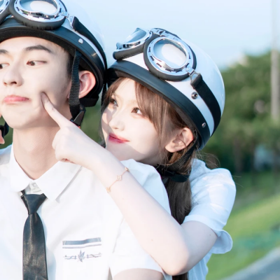 2023最火气质情侣头像(18张)