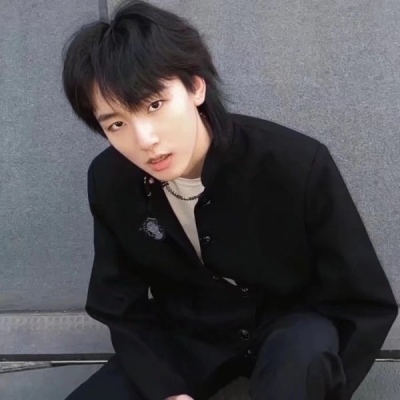 2023最火大叔男生头像(精选24张)