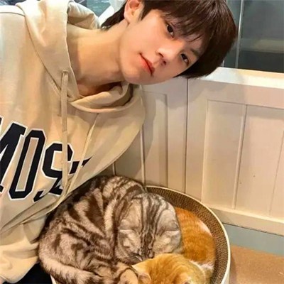 2023年最潮流男头像(精选24张)