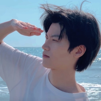 2023高冷最火的头像(精选32张)