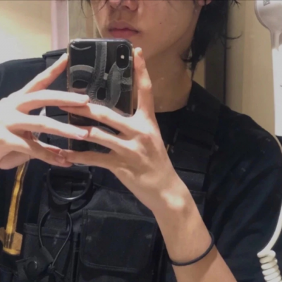 2023高冷最火的头像(精选32张)