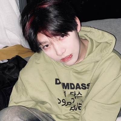 2023高冷最火的头像(精选32张)