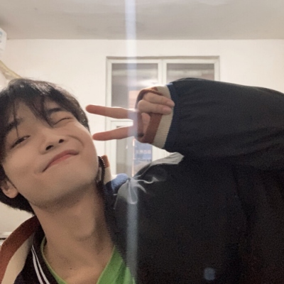 2023高冷最火的头像(精选32张)